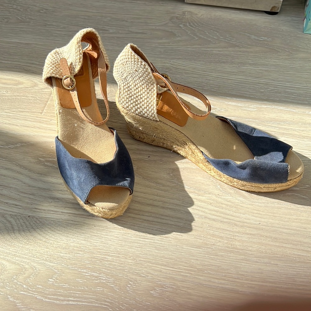 Janna size 9 wedge sandal